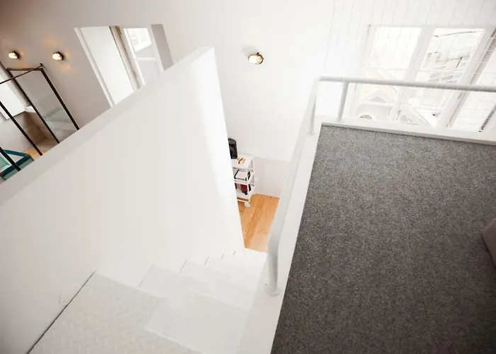 Get Lights And Books In A Flat