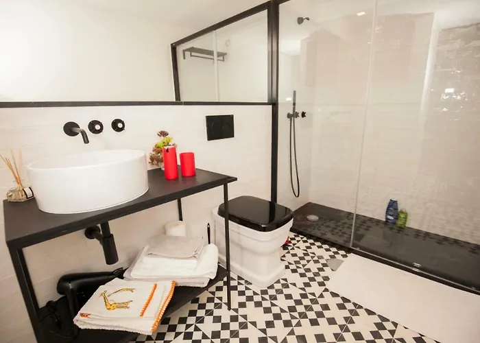 Get Lights And Books In A Flat Apartmán Porto