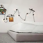 Get Lights And Books In Flat * Porto