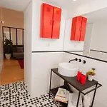 Lejlighed Get Lights And Books In Flat