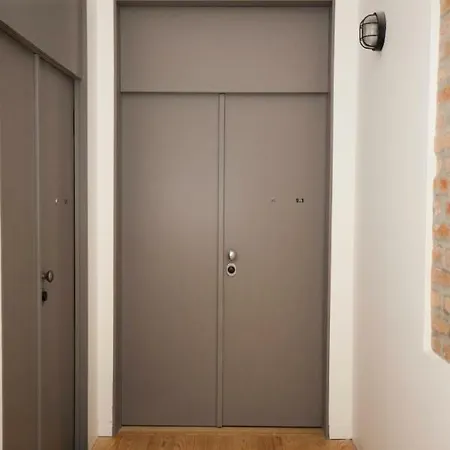 Get Lights And Books In A Flat Apartment Porto
