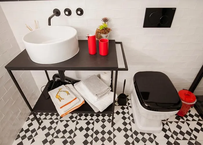 Get Lights And Books In Flat Apartament Porto