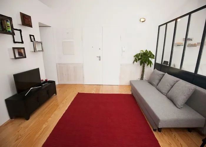 Get Lights And Books In A Flat *