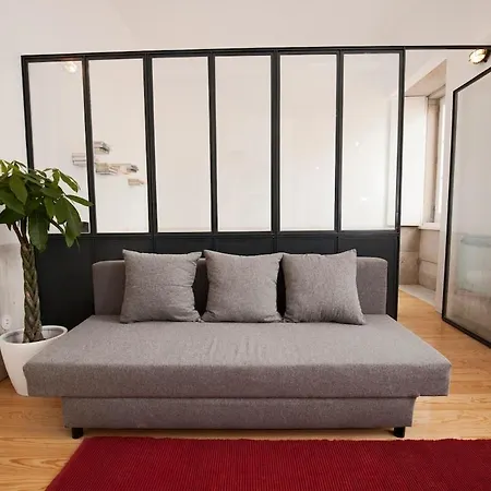 Daire Get Lights And Books In Flat Porto