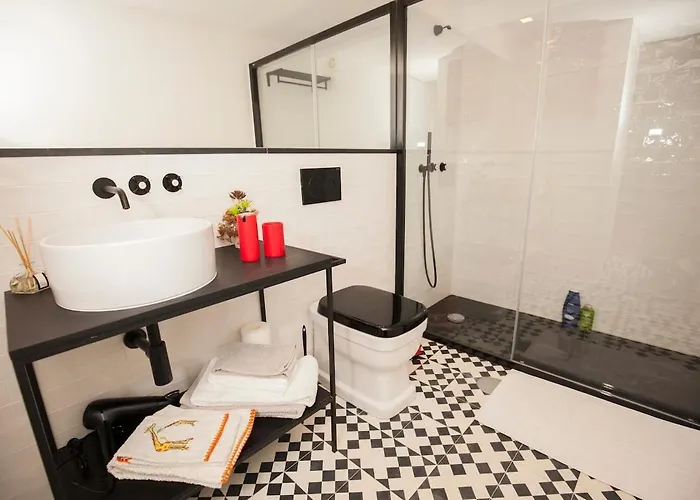 Daire Get Lights And Books In Flat Porto