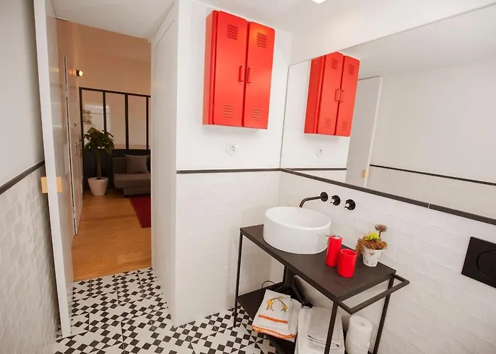 Get Lights And Books In Flat